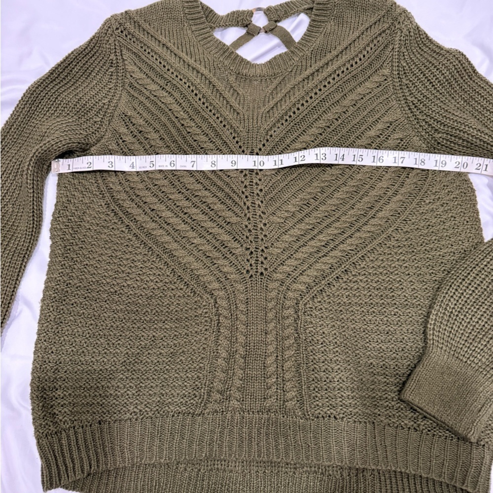 Green Olive Women's ring cutout back ballon sleeves knit Sweater - Picture 8 of 9